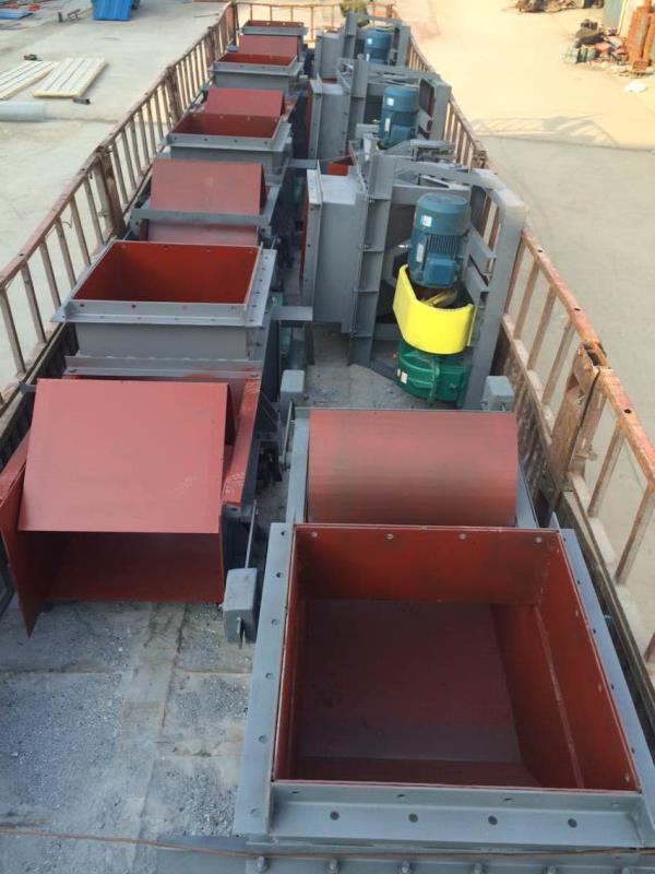 多臺往復(fù)式給煤機(jī)發(fā)貨裝車